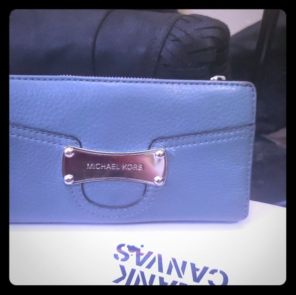 Michaels kors wallet